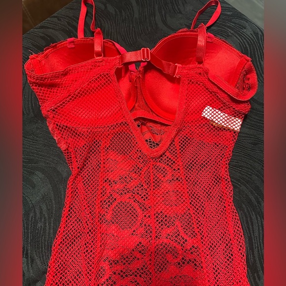 Red Lace Chemise with Floral Design and Garter Straps - Picture 4 of 4